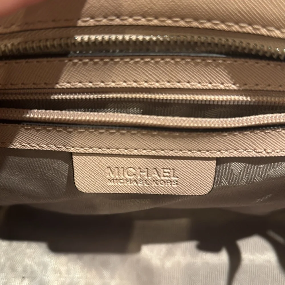 N/A gorgeous saffiano